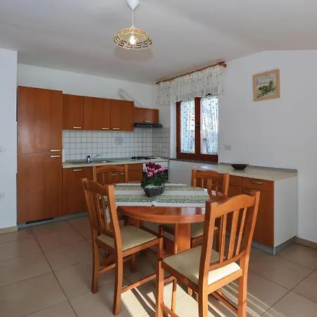 דירה Lovely In With House Sea View *