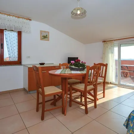 דירה Lovely In With House Sea View